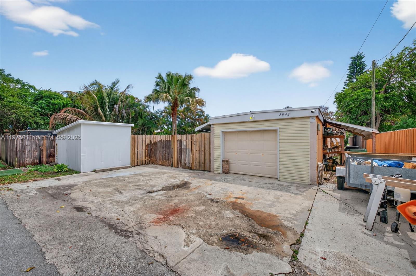 HOLLYWOOD PARK - Residential