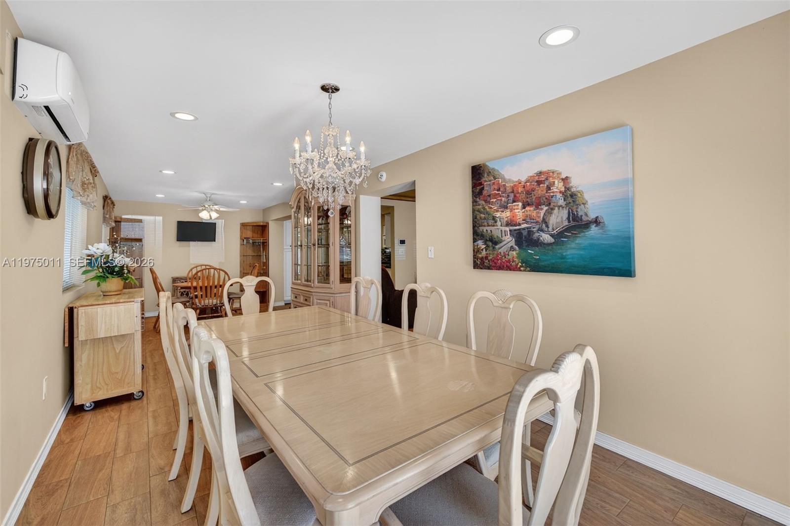 HOLLYWOOD PARK - Residential