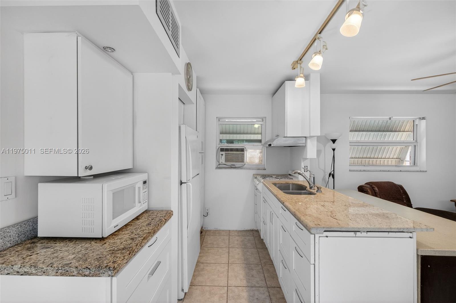 HOLLYWOOD PARK - Residential