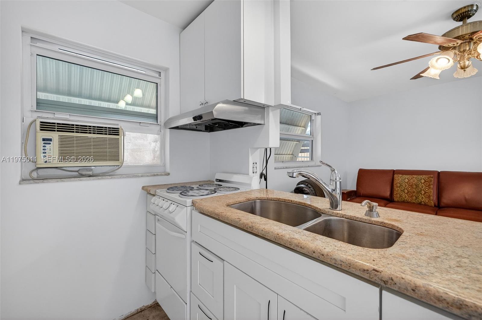 HOLLYWOOD PARK - Residential