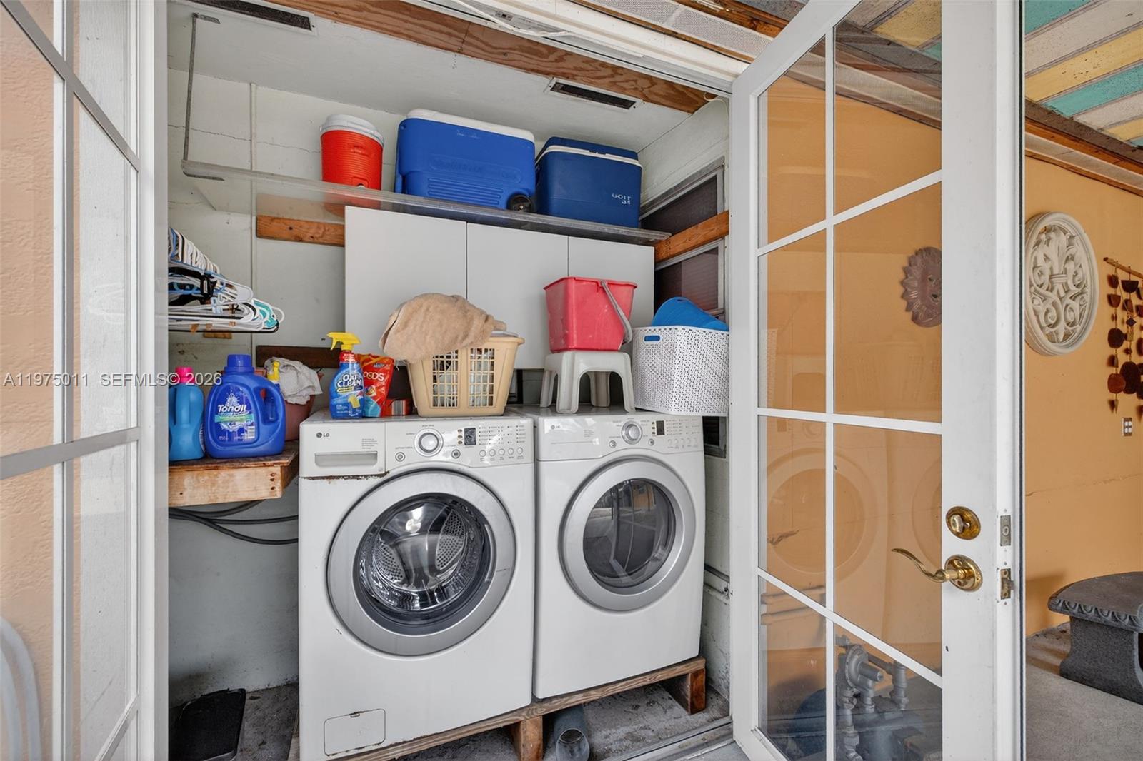 HOLLYWOOD PARK - Residential