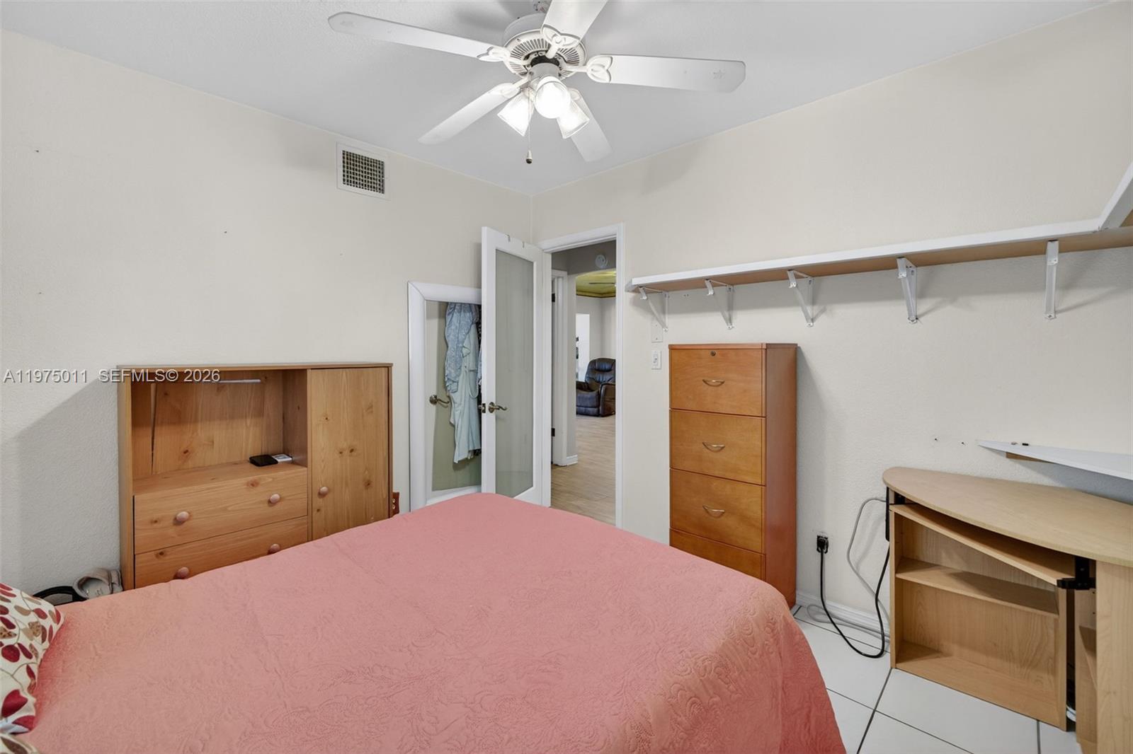 HOLLYWOOD PARK - Residential