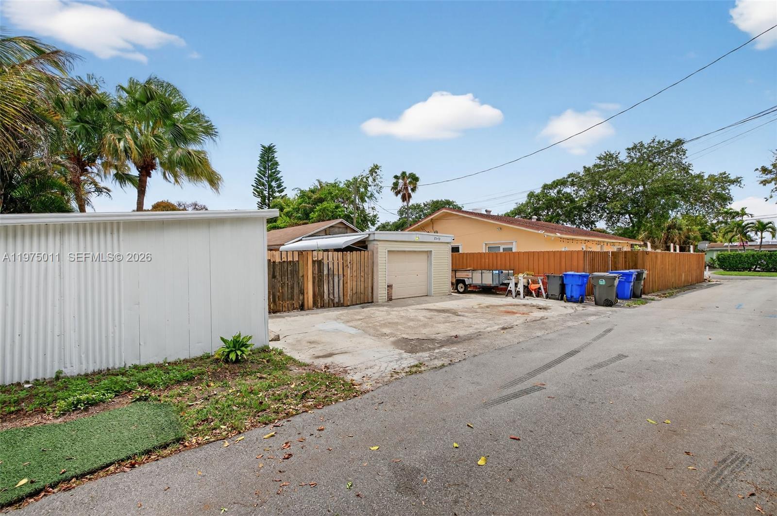 HOLLYWOOD PARK - Residential