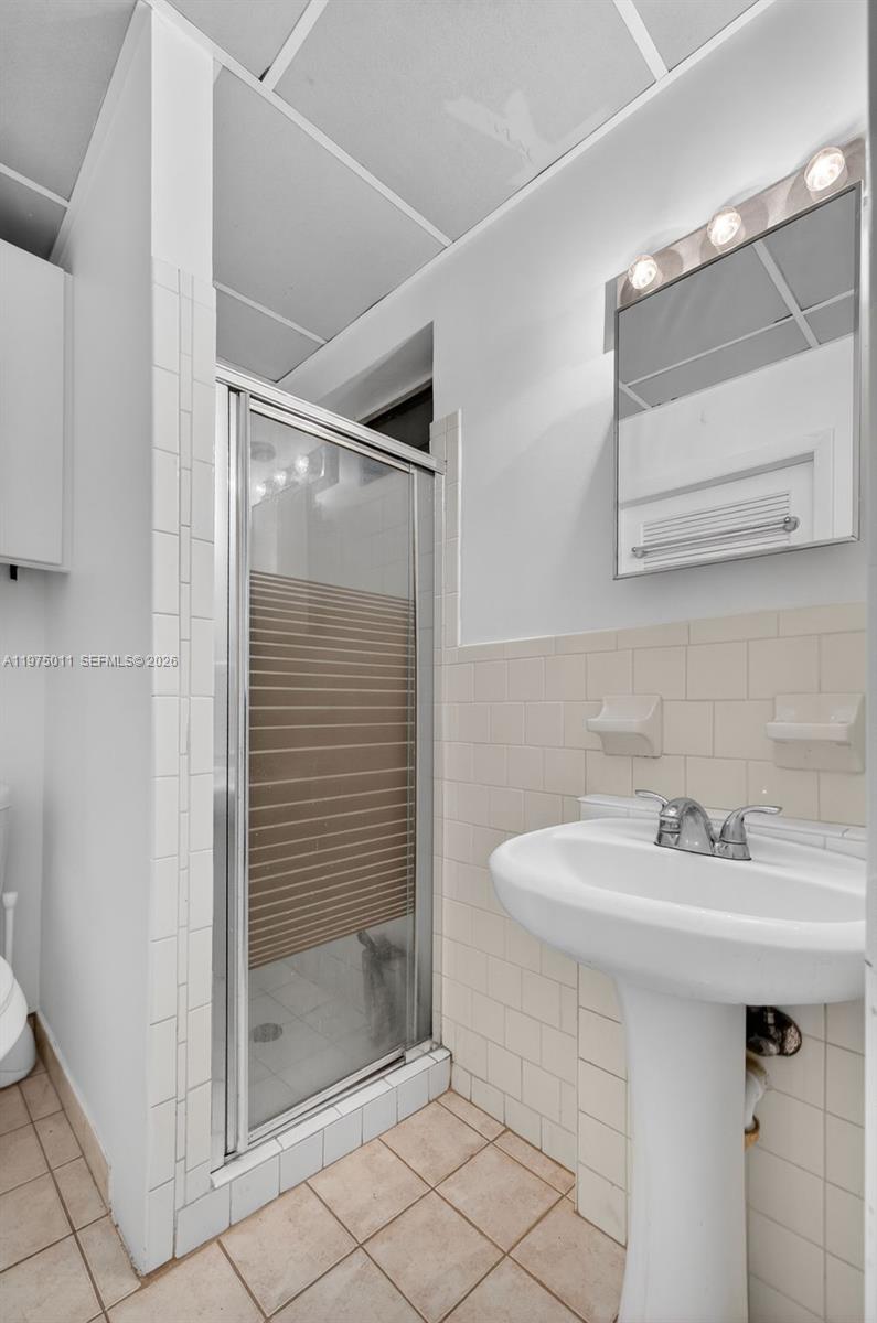 HOLLYWOOD PARK - Residential