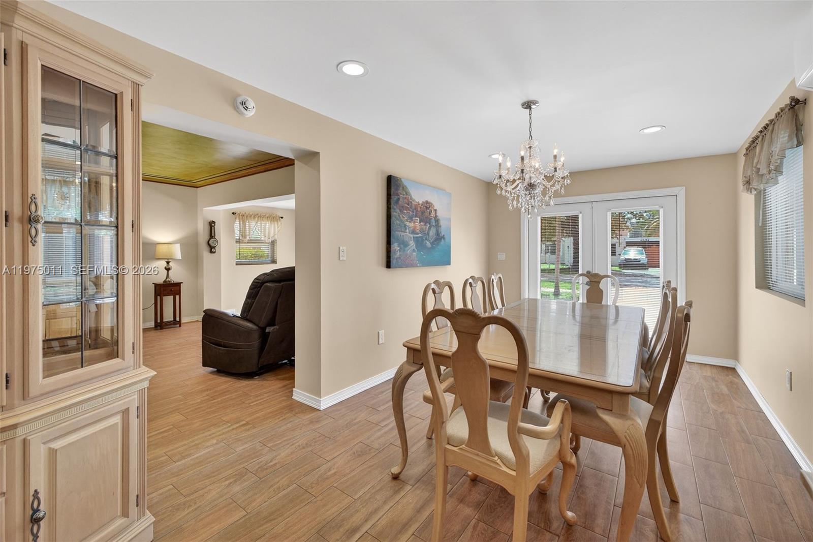 HOLLYWOOD PARK - Residential