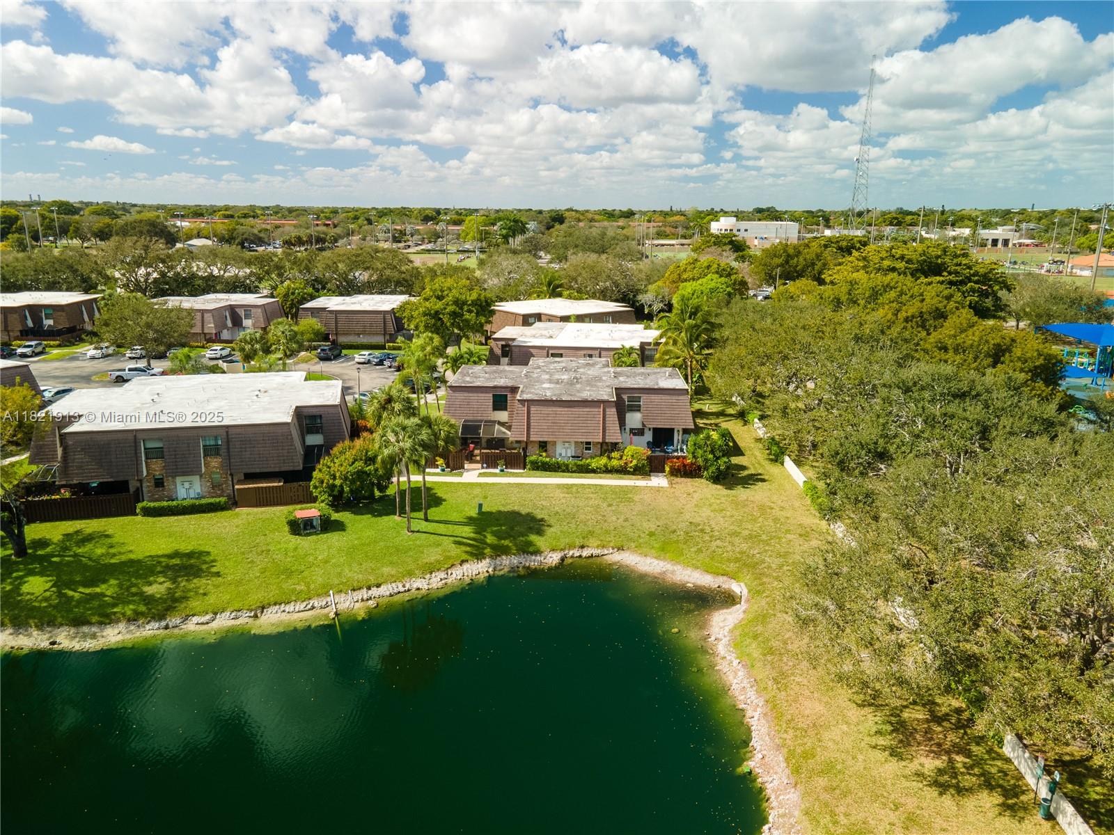 PARKSIDE - Residential