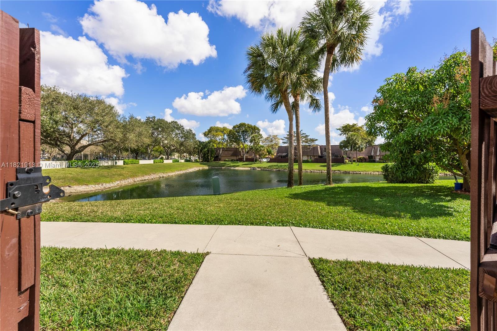 2571 NW 99th Ave