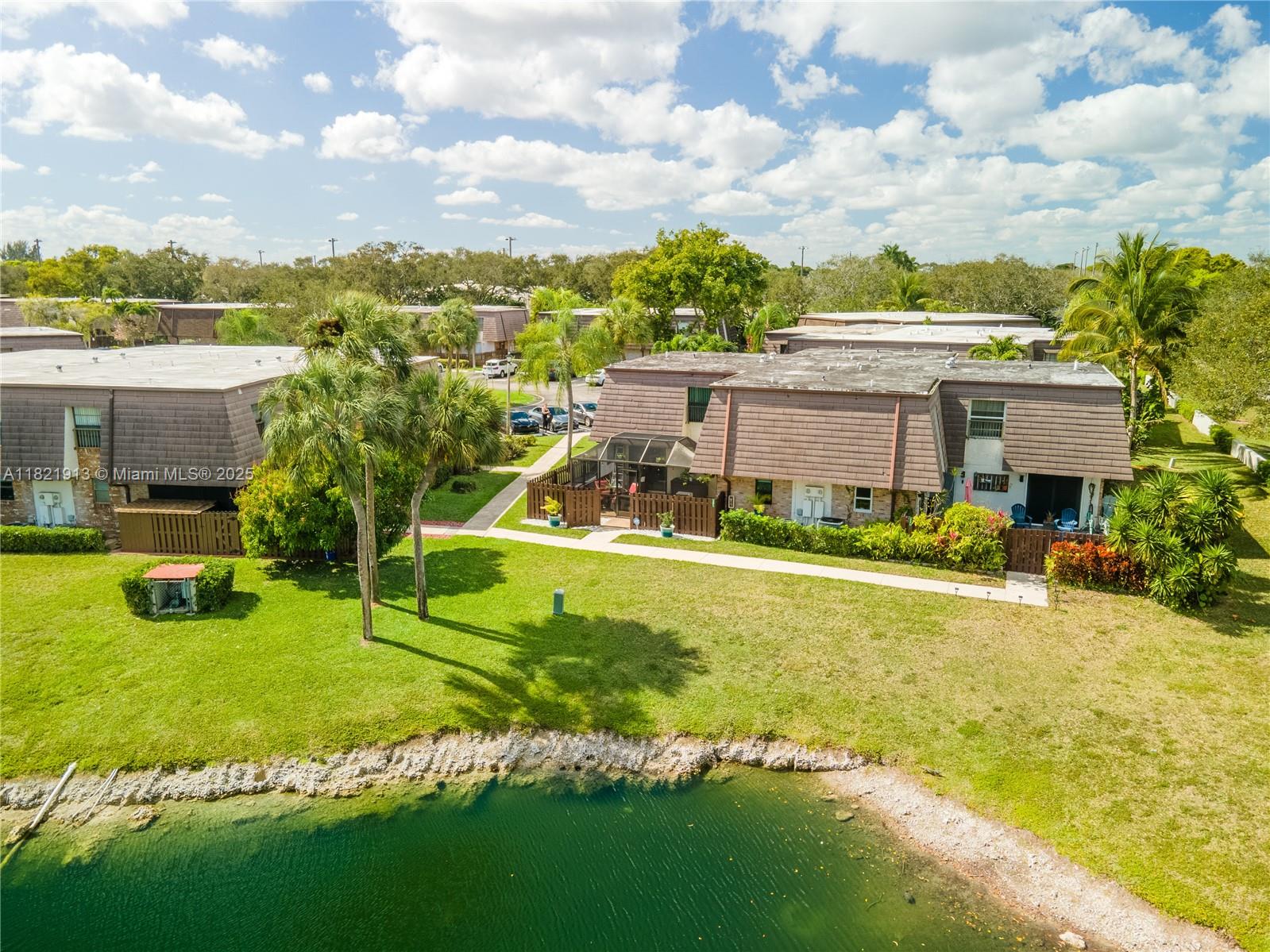 PARKSIDE - Residential