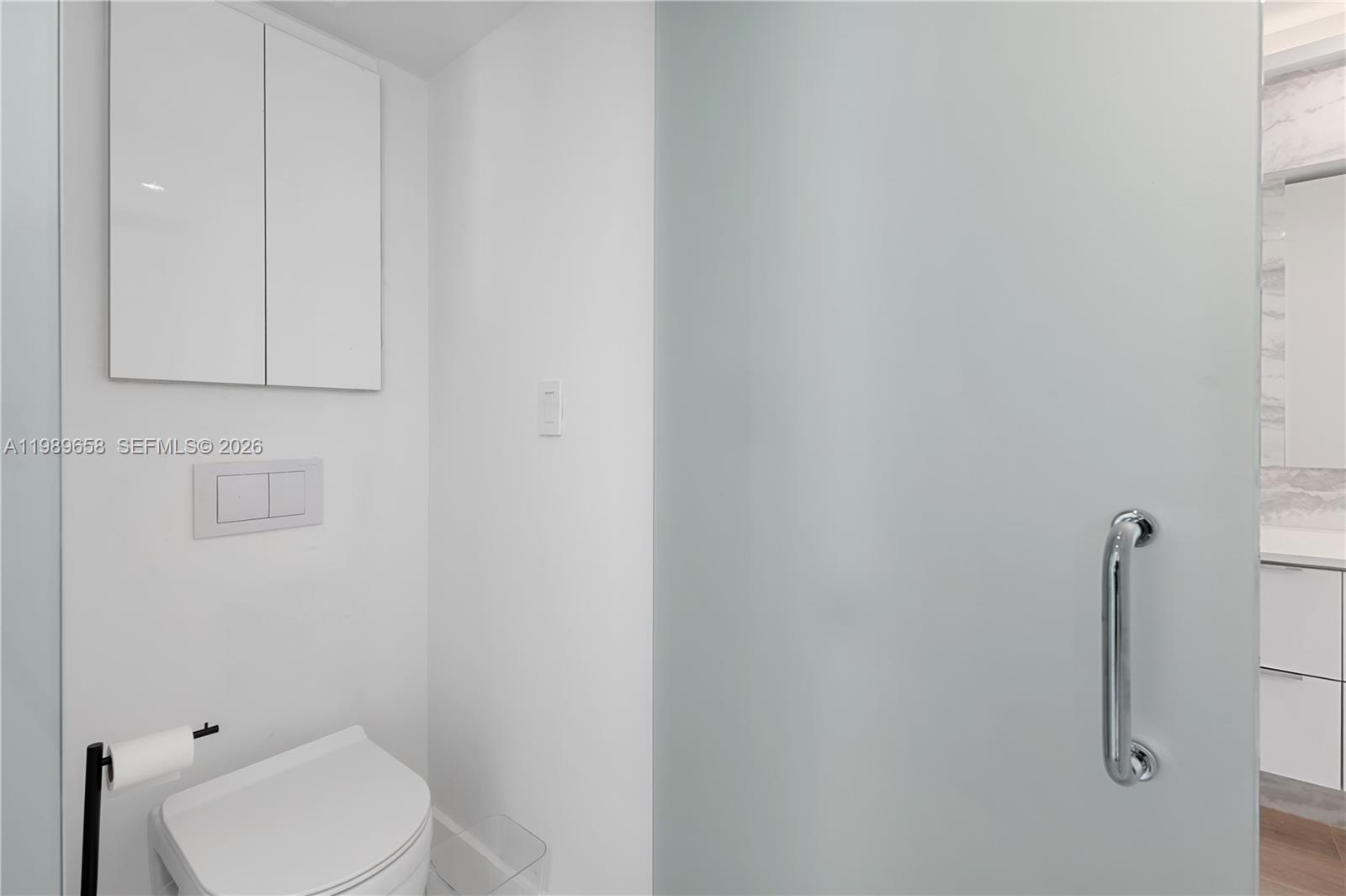 THE PRESIDENTIAL CONDO - Residential Lease