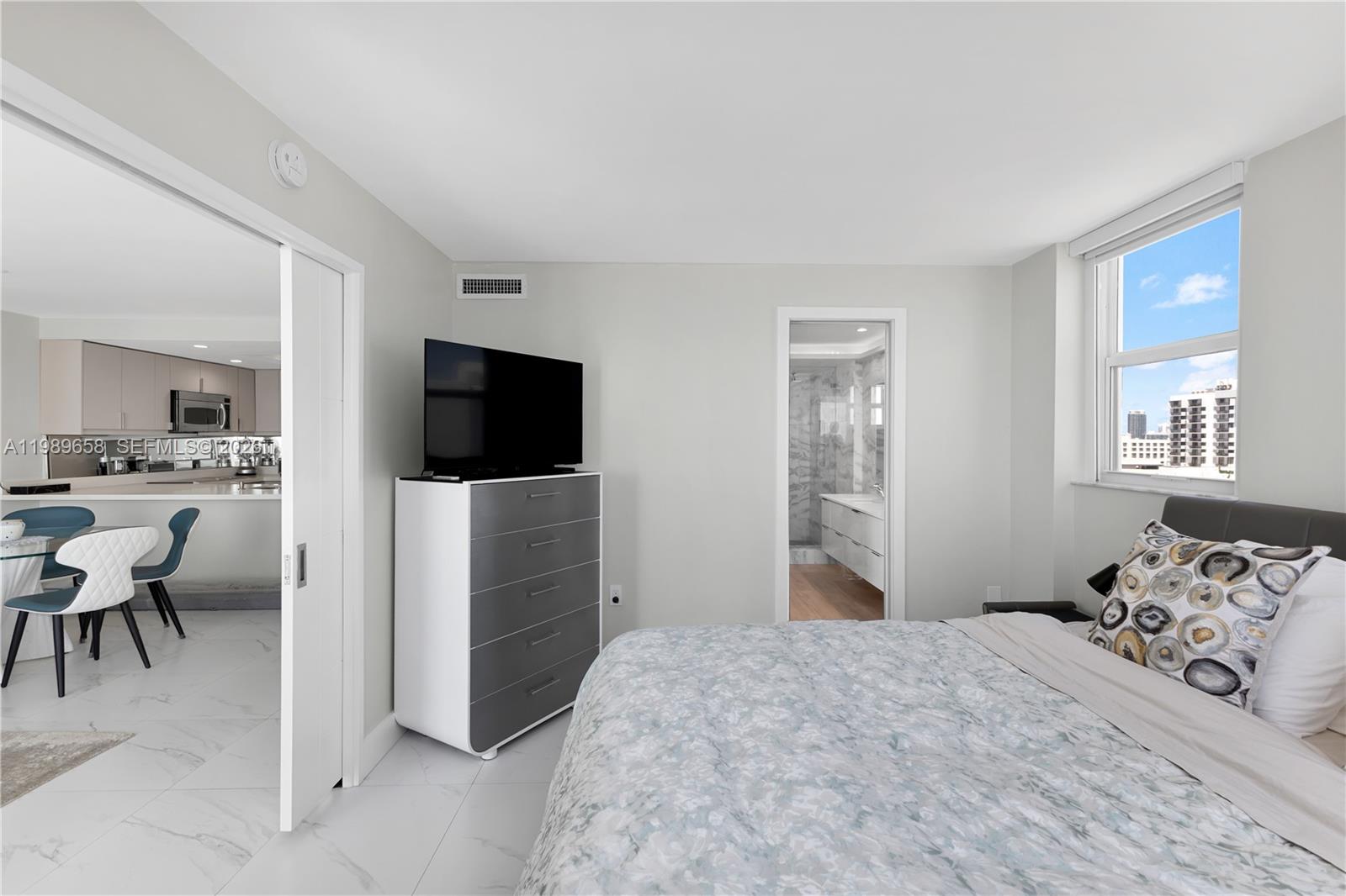 THE PRESIDENTIAL CONDO - Residential Lease