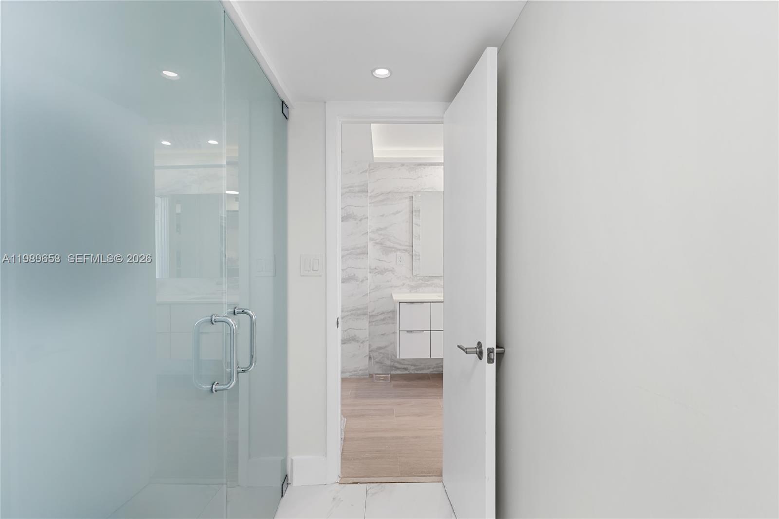 THE PRESIDENTIAL CONDO - Residential Lease