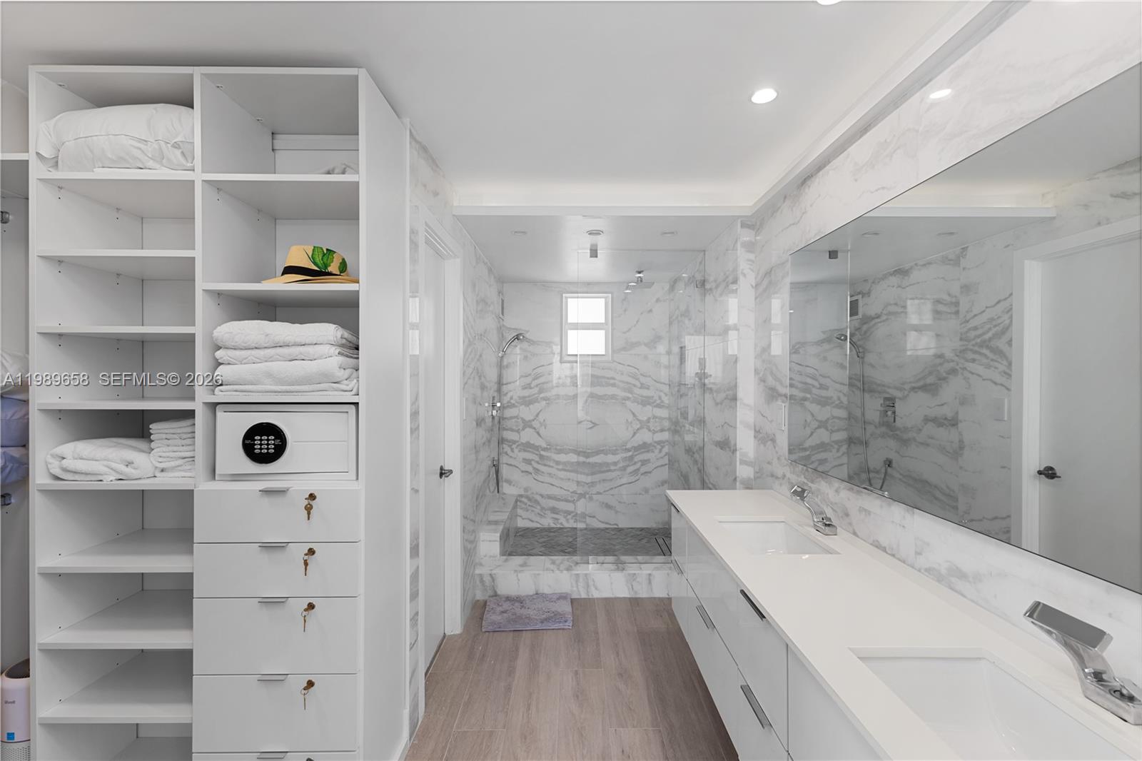 THE PRESIDENTIAL CONDO - Residential Lease