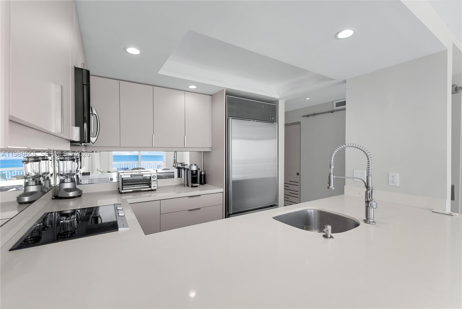 THE PRESIDENTIAL CONDO - Residential Lease