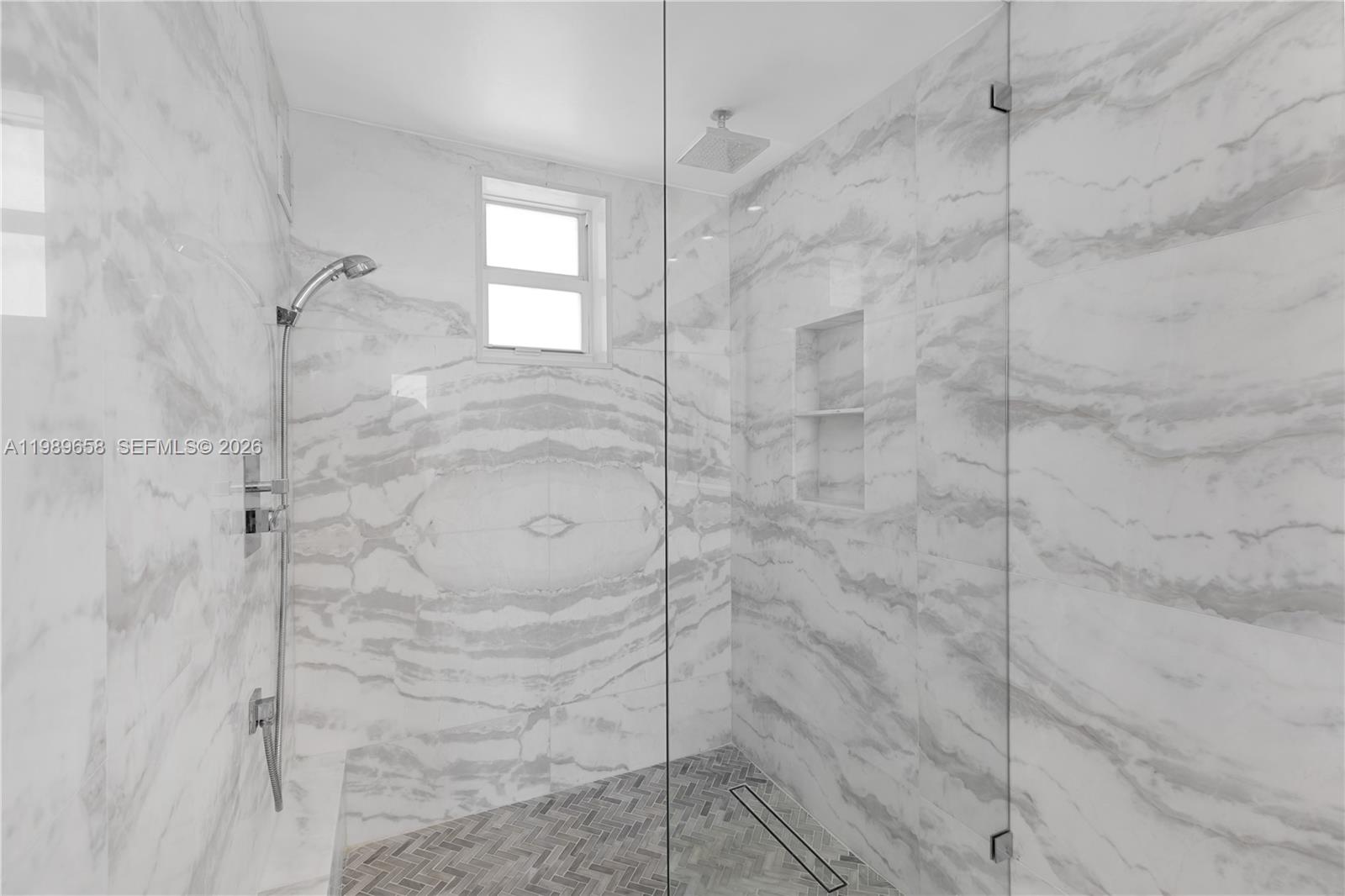 THE PRESIDENTIAL CONDO - Residential Lease