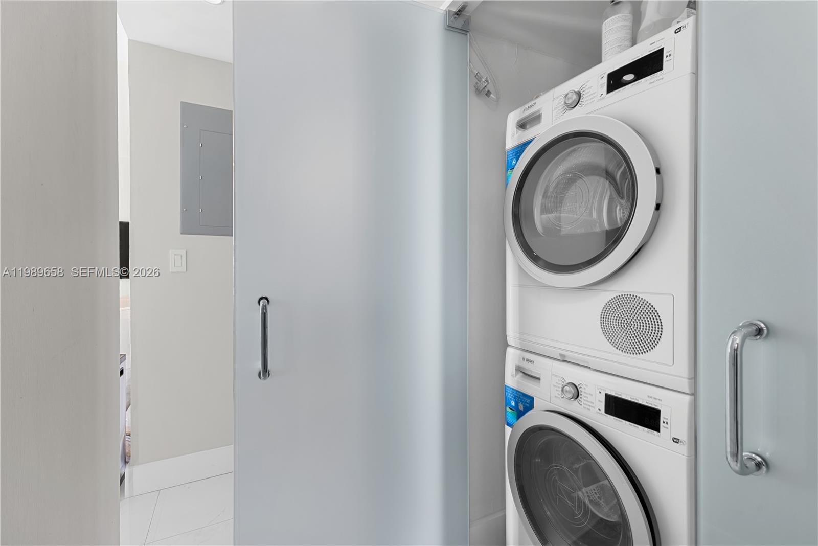 THE PRESIDENTIAL CONDO - Residential Lease