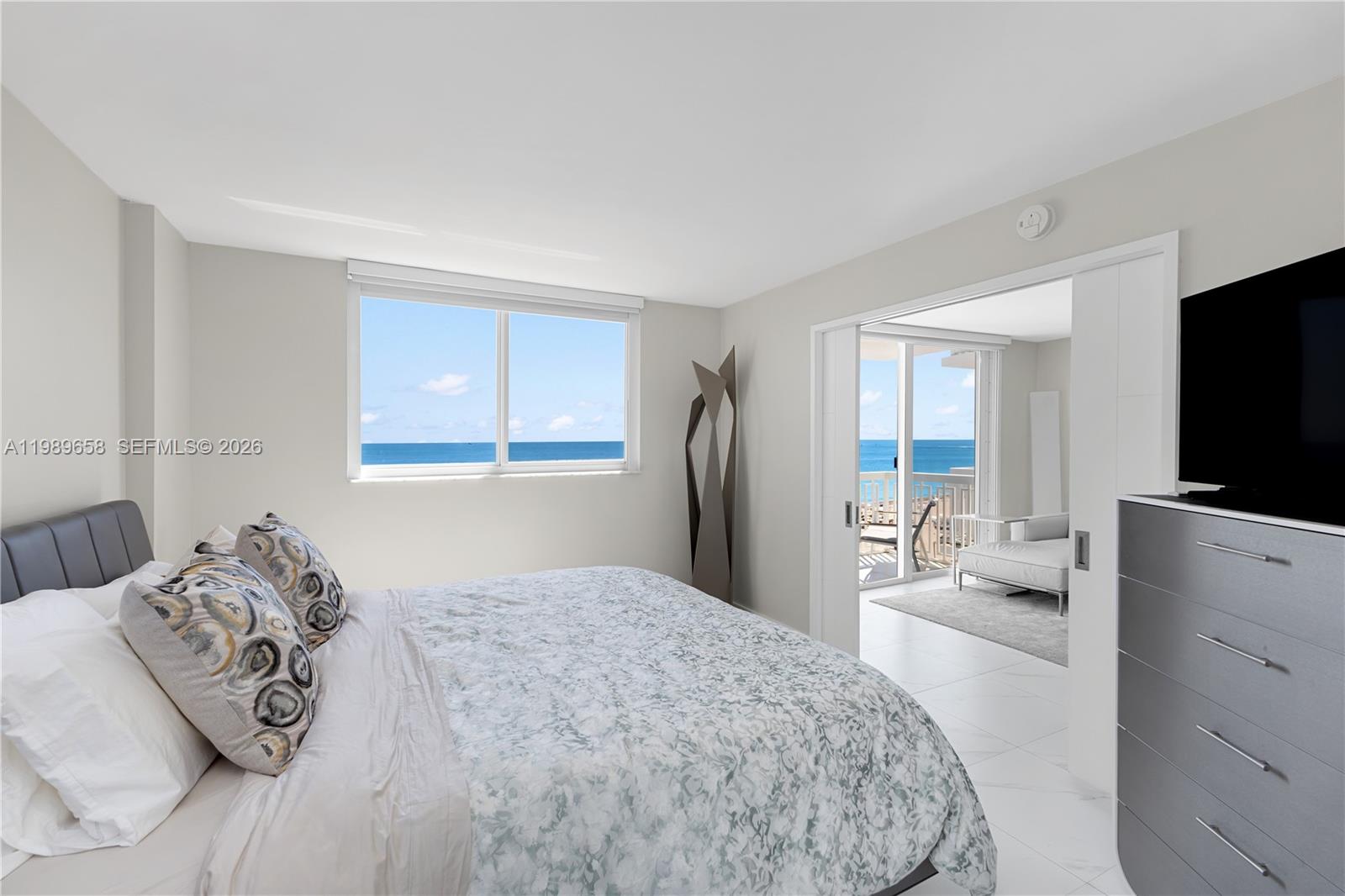 THE PRESIDENTIAL CONDO - Residential Lease