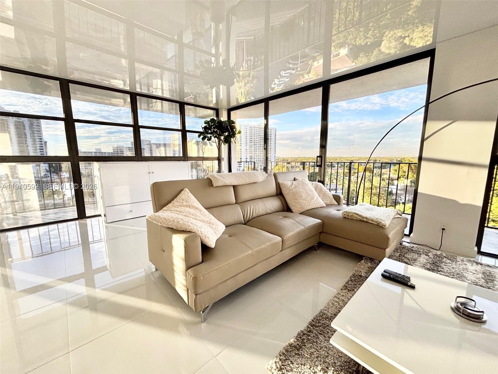 200 LESLIE CONDO - Residential