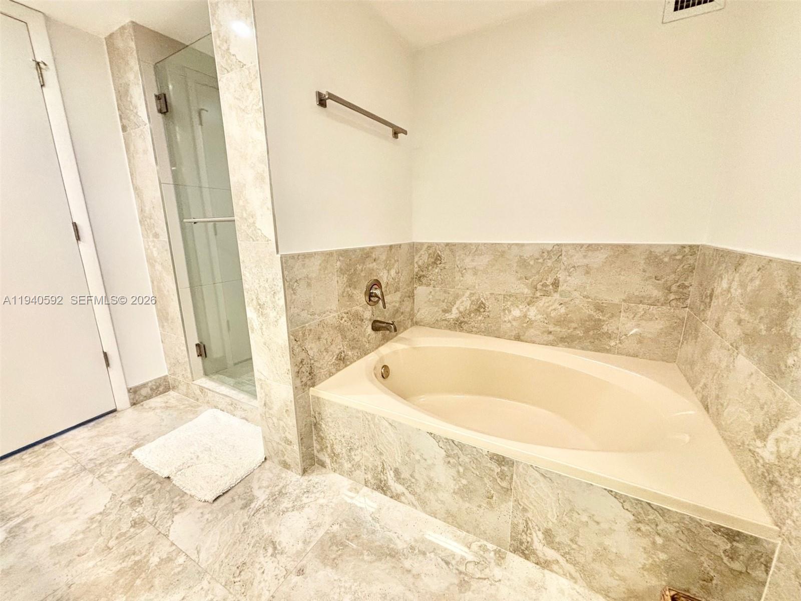 200 LESLIE CONDO - Residential