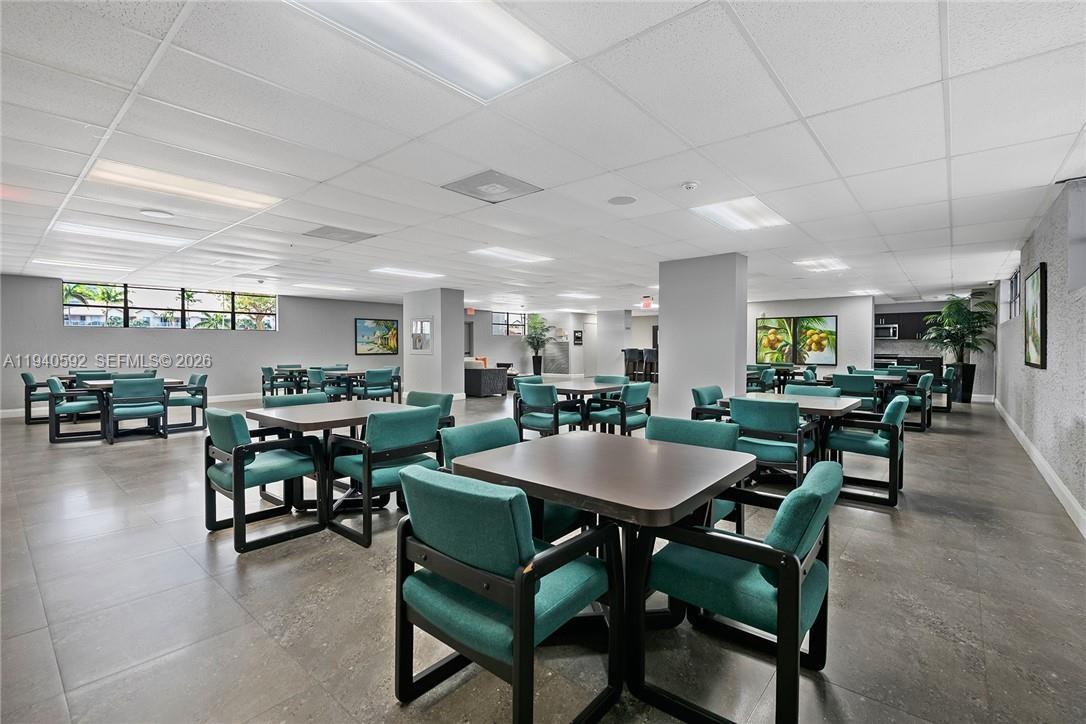 200 LESLIE CONDO - Residential