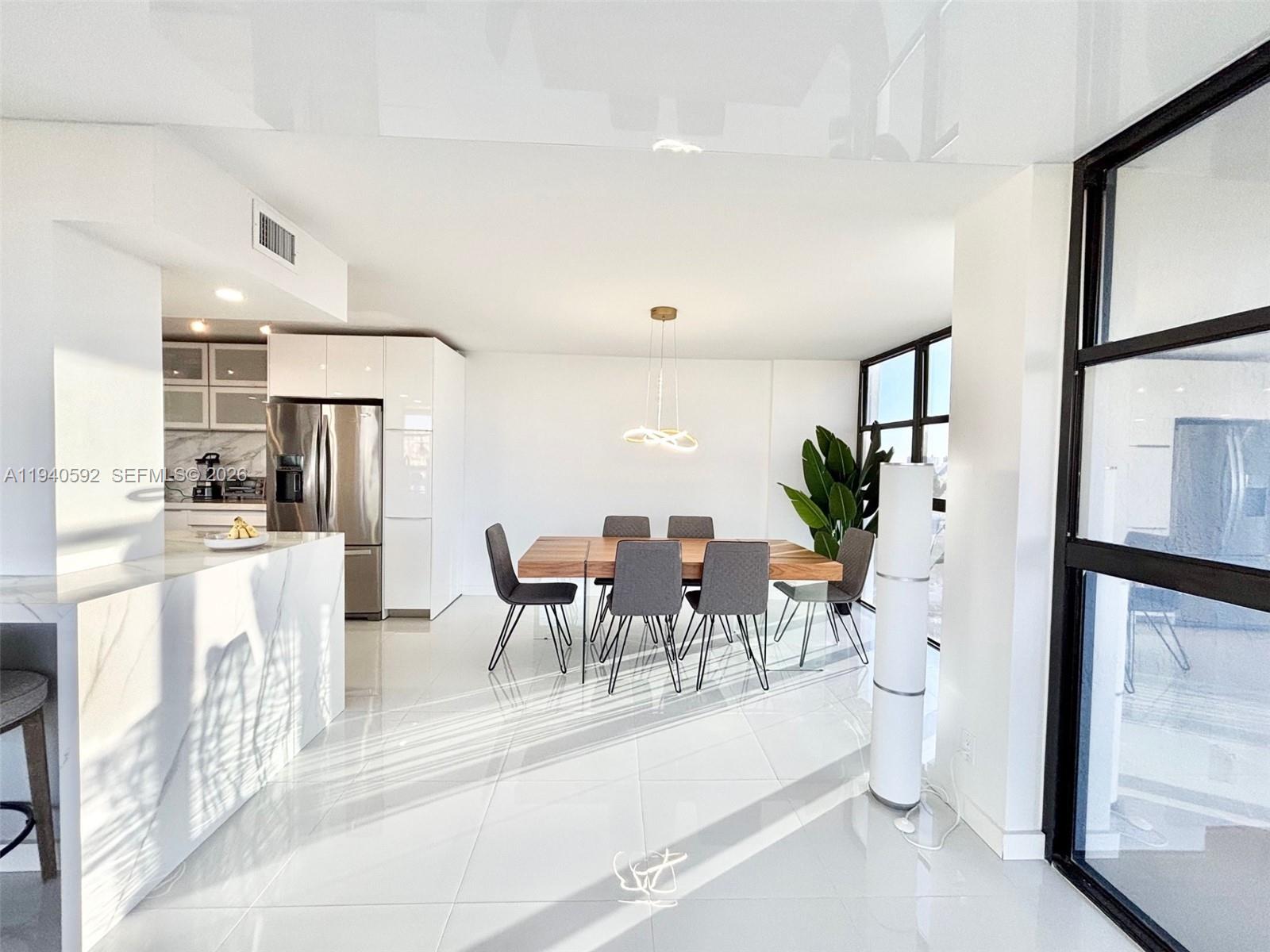 200 LESLIE CONDO - Residential