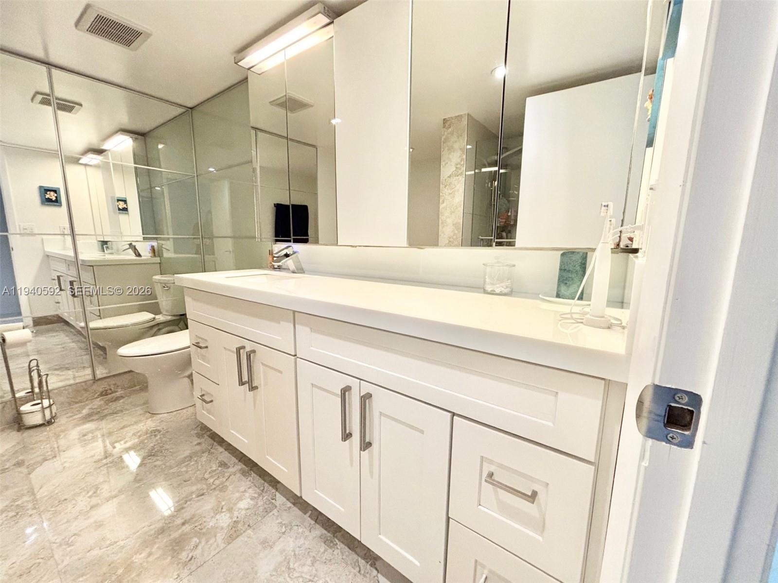 200 LESLIE CONDO - Residential