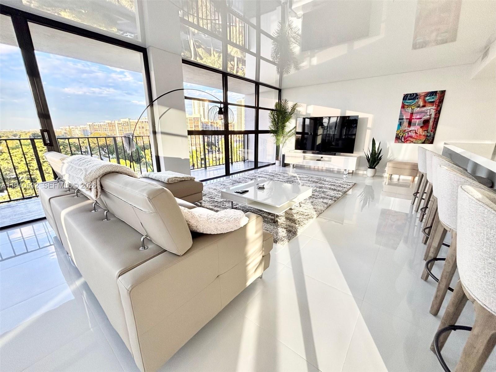 200 LESLIE CONDO - Residential