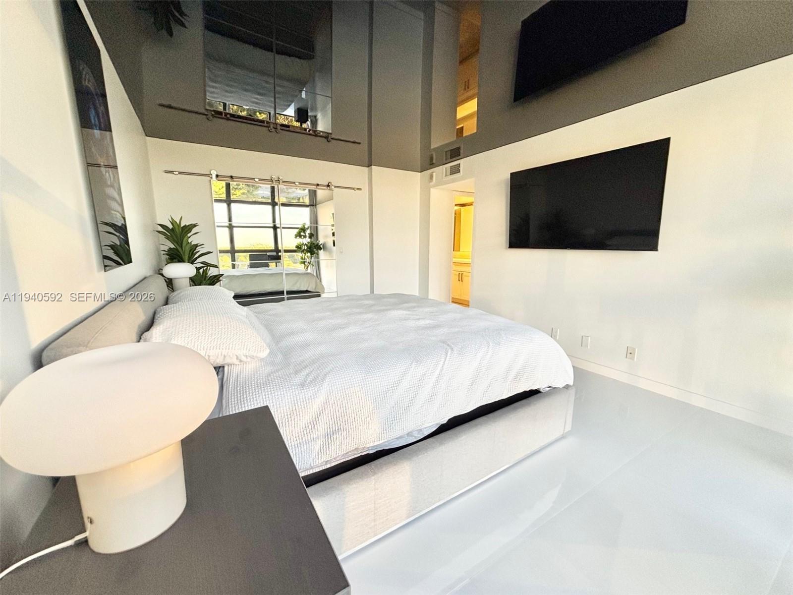 200 LESLIE CONDO - Residential