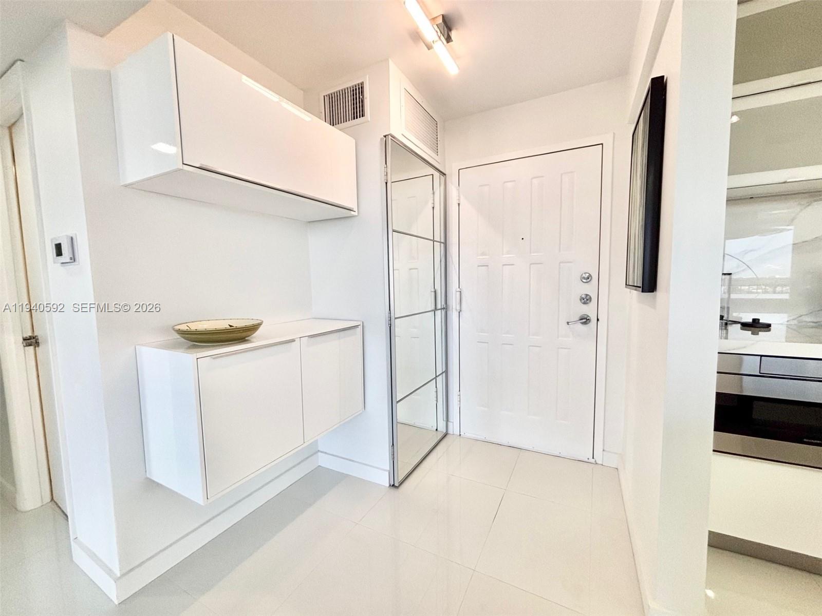 200 LESLIE CONDO - Residential