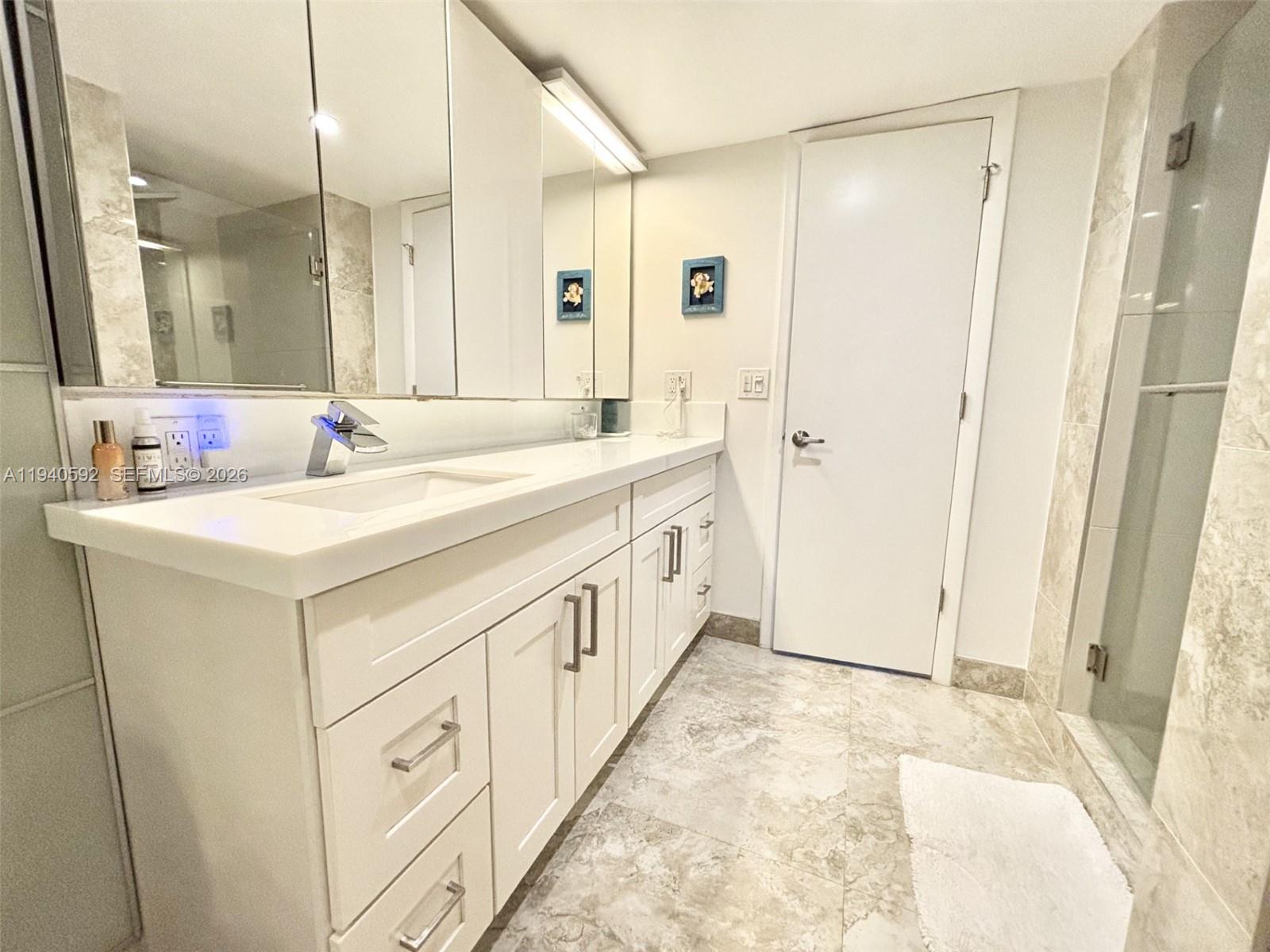 200 LESLIE CONDO - Residential