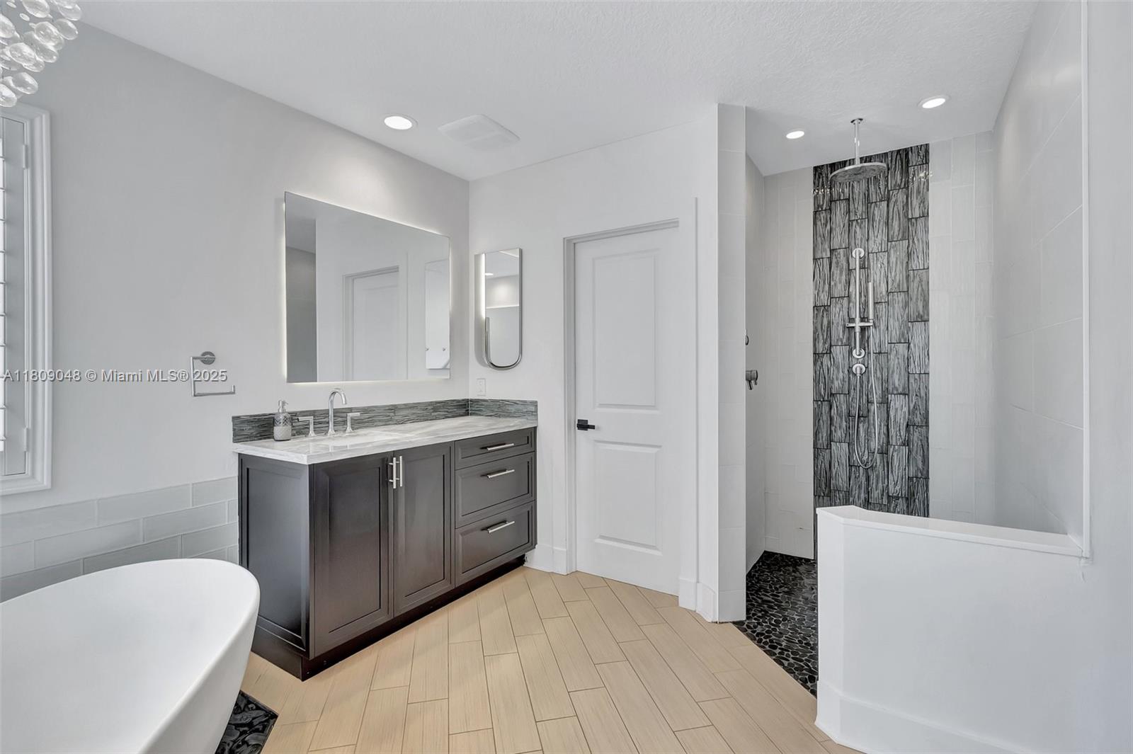 SABAL LAKES PH 4 - Residential