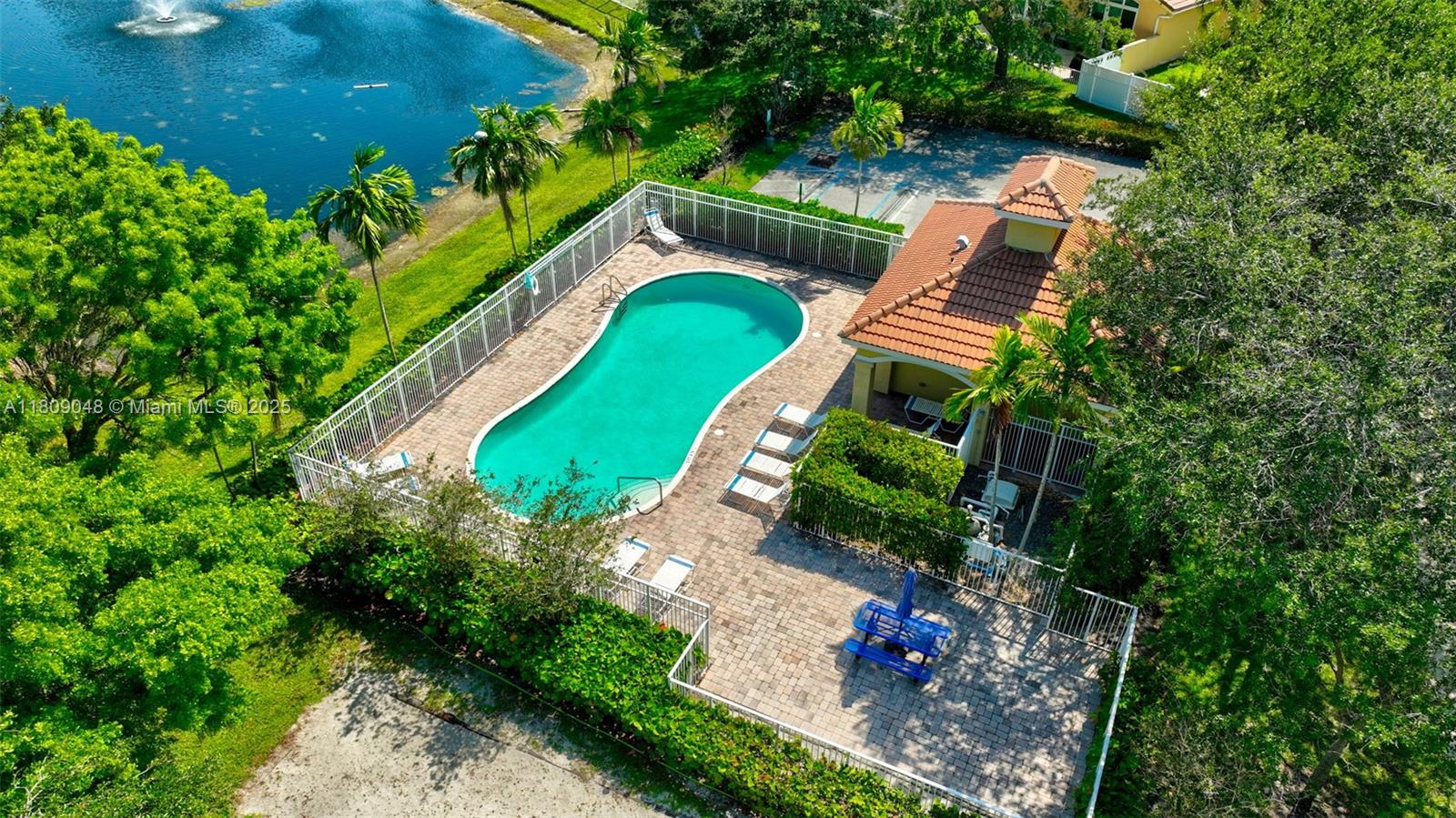 SABAL LAKES PH 4 - Residential