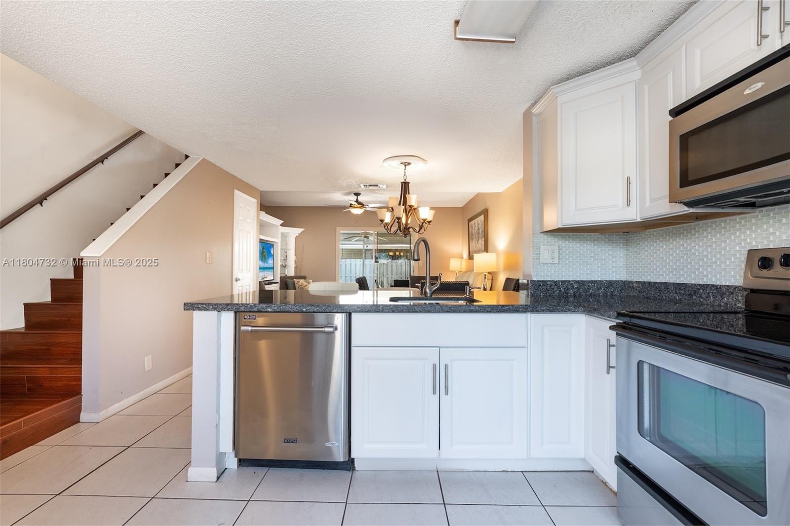 SUN HARBOUR - Residential Lease