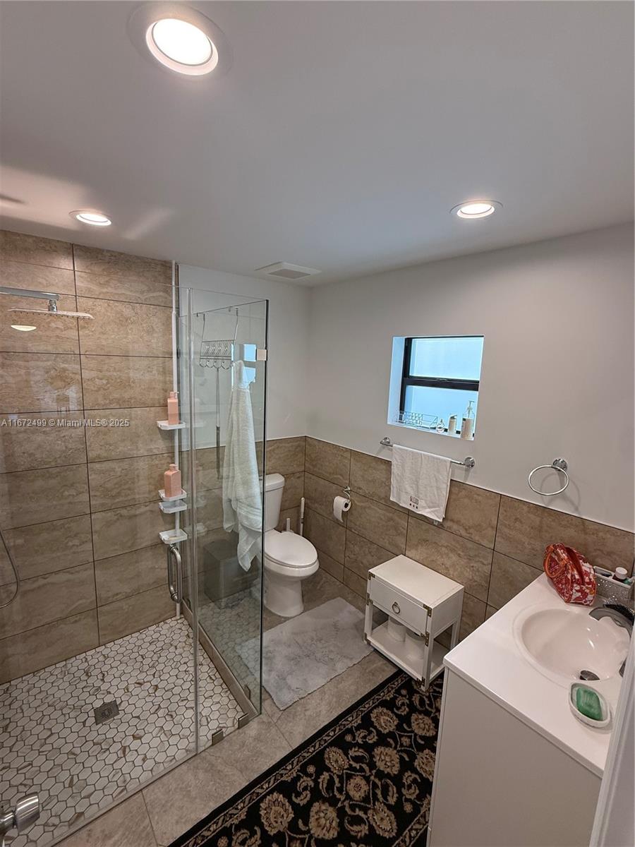 DELRAY MANOR ADD - Residential Lease