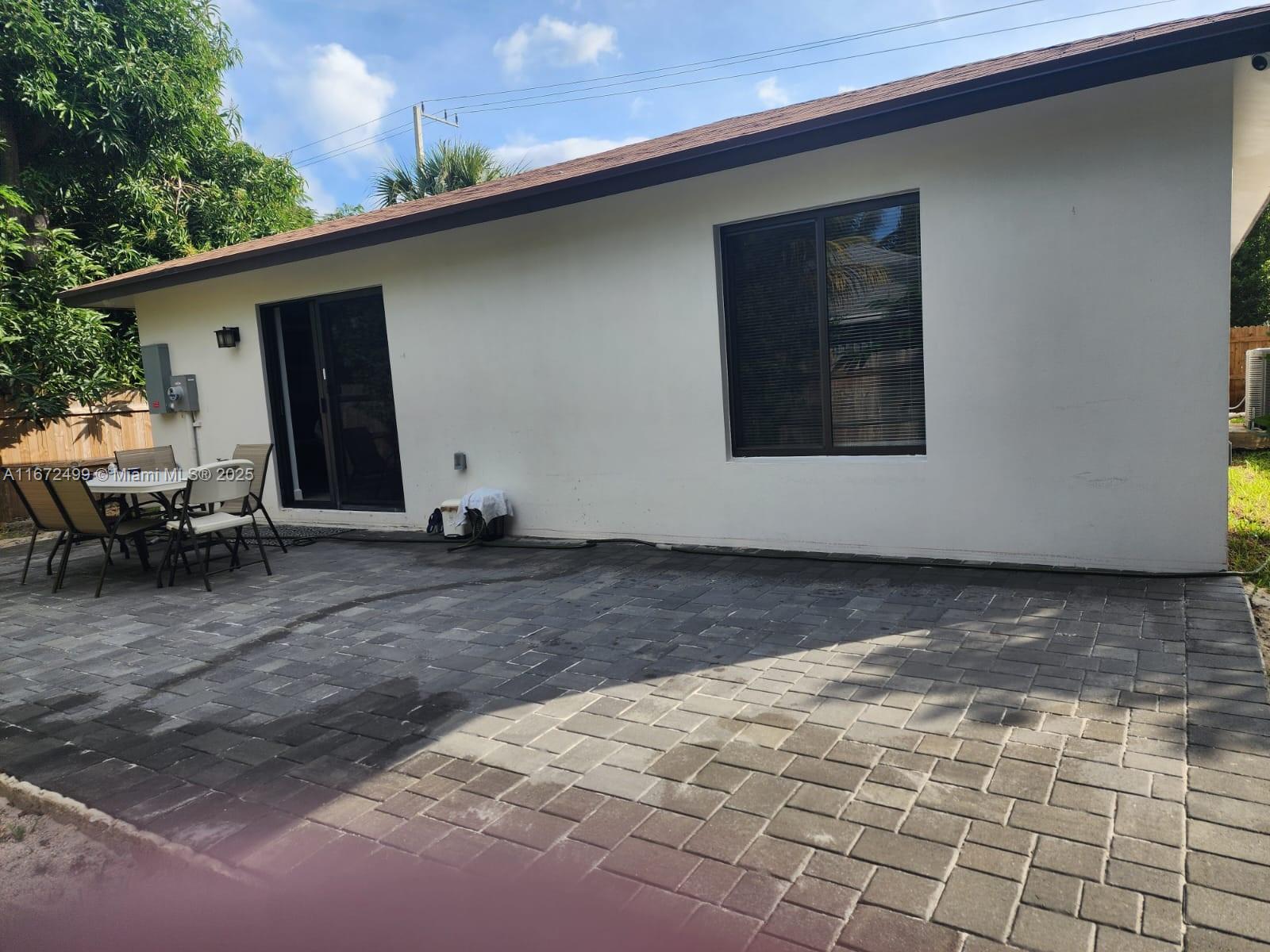 DELRAY MANOR ADD - Residential Lease
