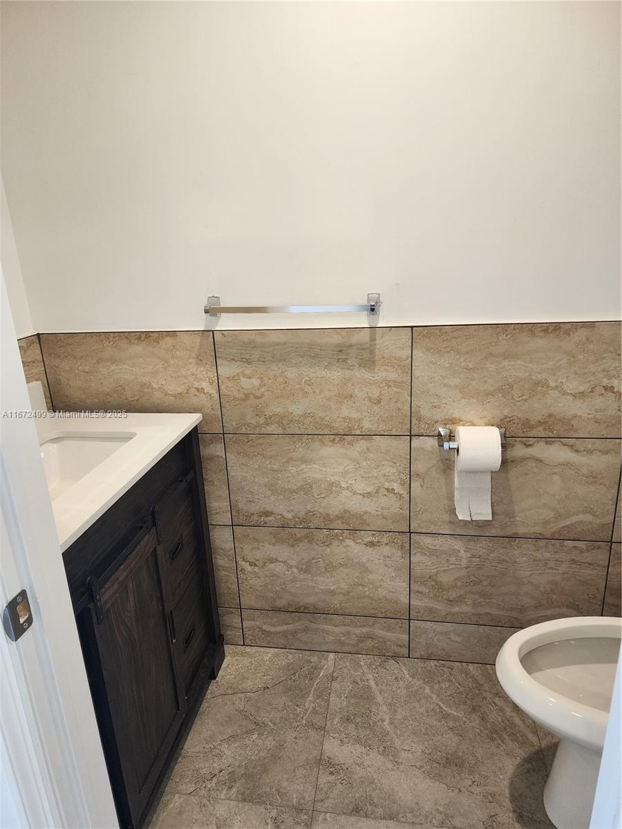 DELRAY MANOR ADD - Residential Lease