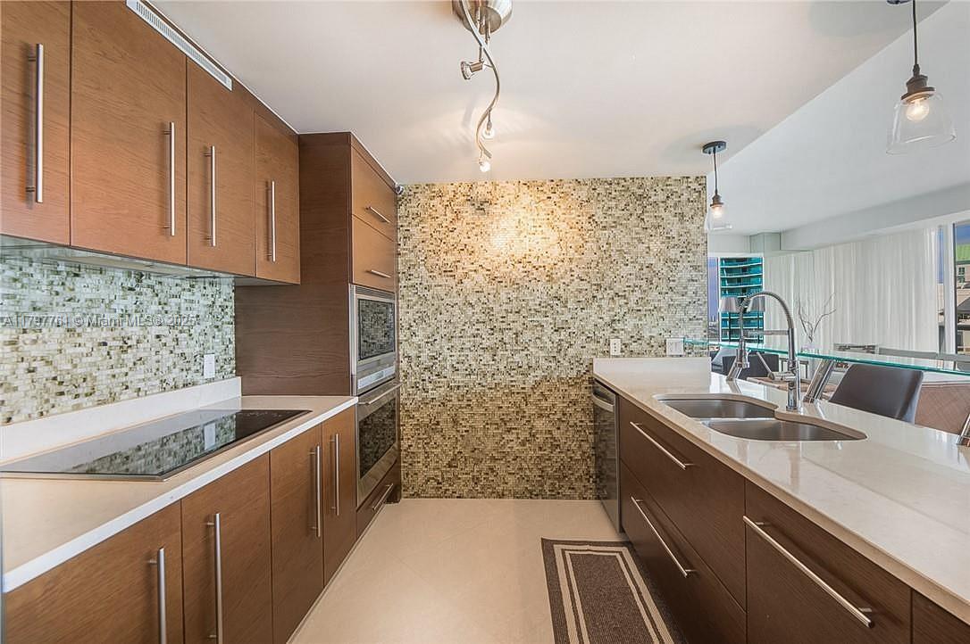 ICONBRICKELL CONDO NO 1 - Residential