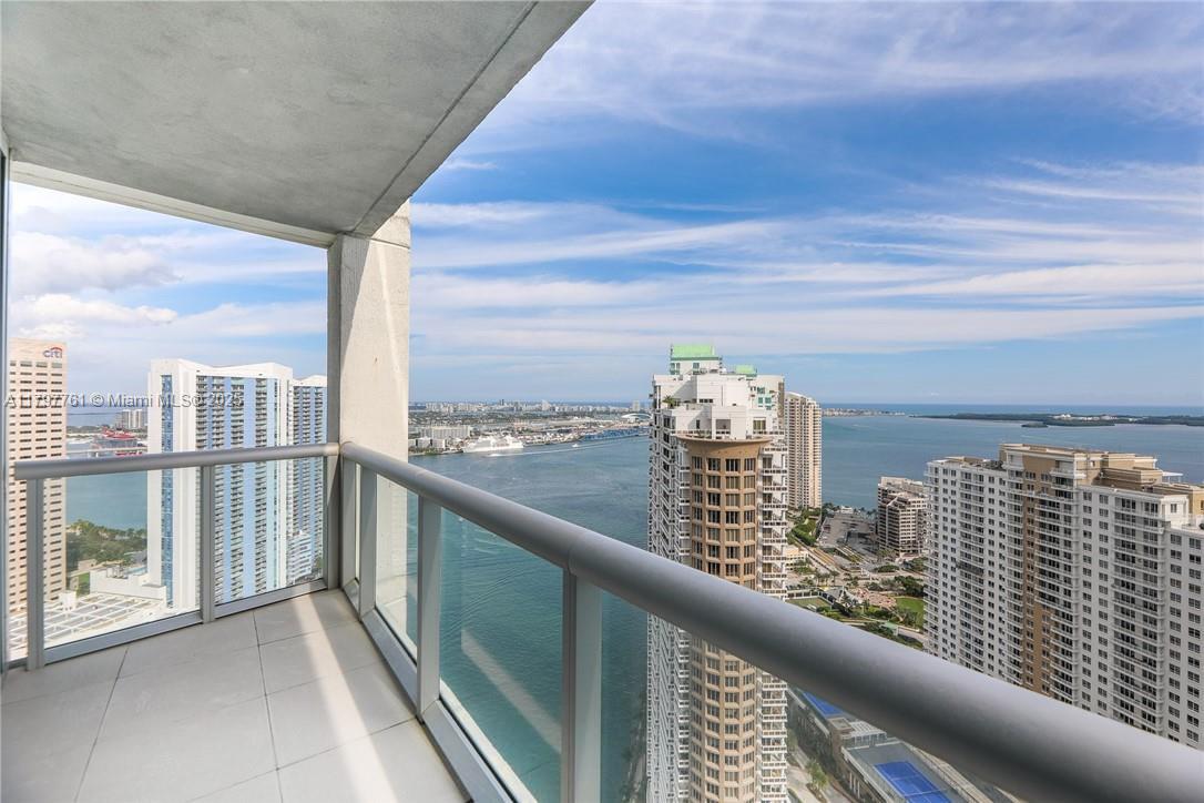 ICONBRICKELL CONDO NO 1 - Residential