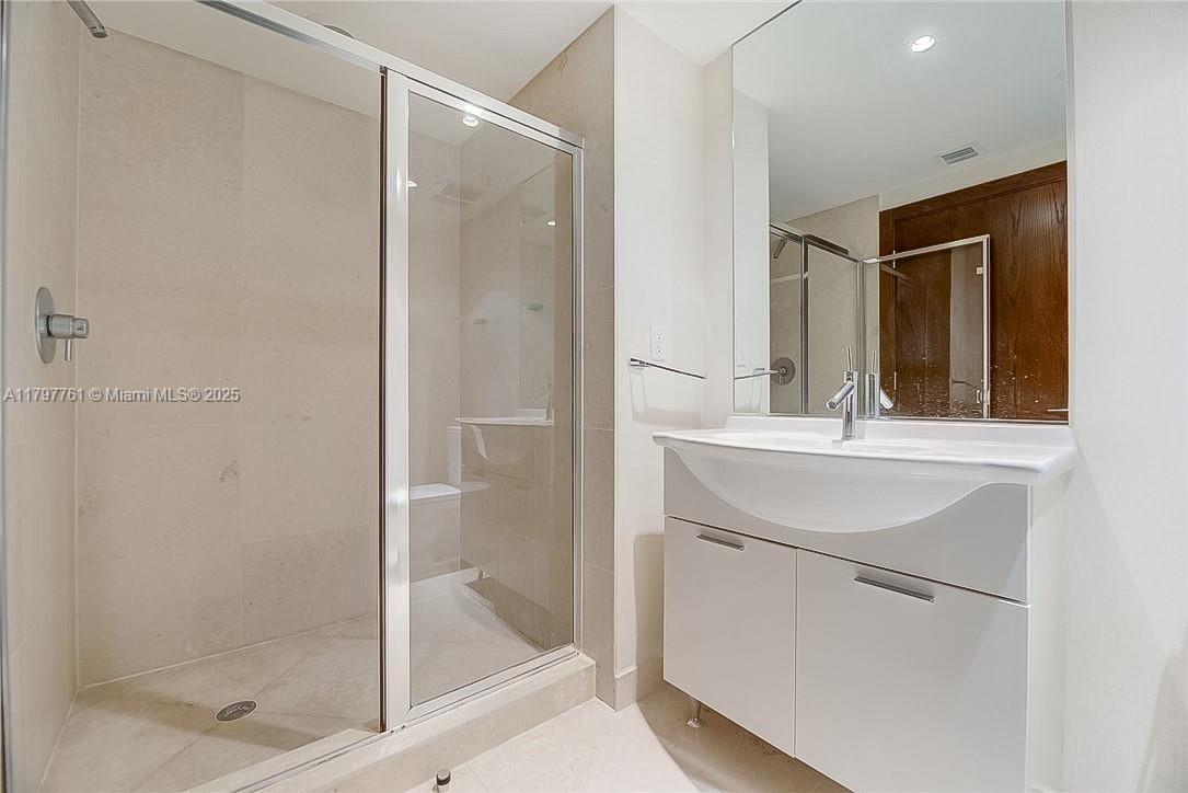 ICONBRICKELL CONDO NO 1 - Residential