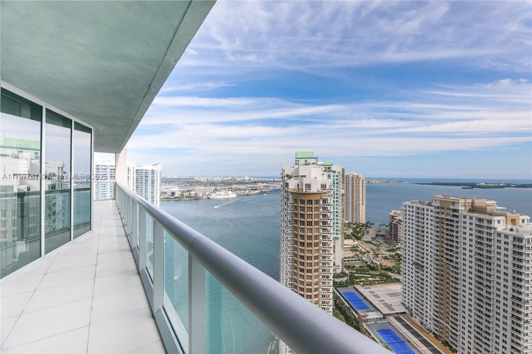 ICONBRICKELL CONDO NO 1 - Residential