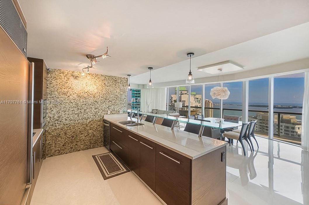 ICONBRICKELL CONDO NO 1 - Residential