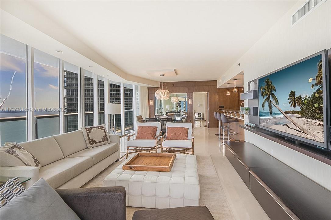 ICONBRICKELL CONDO NO 1 - Residential