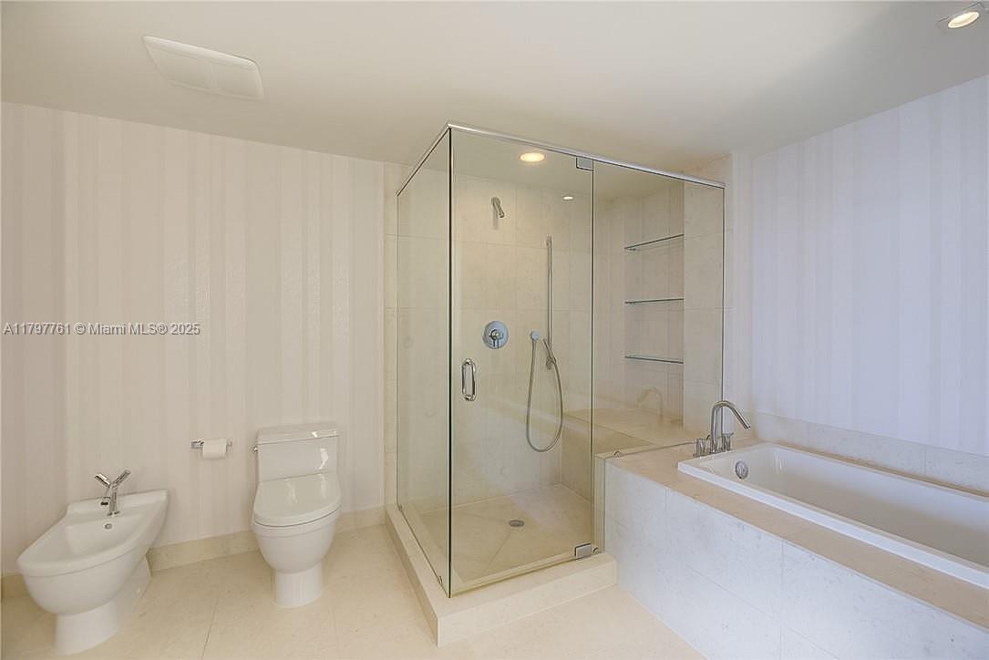 ICONBRICKELL CONDO NO 1 - Residential