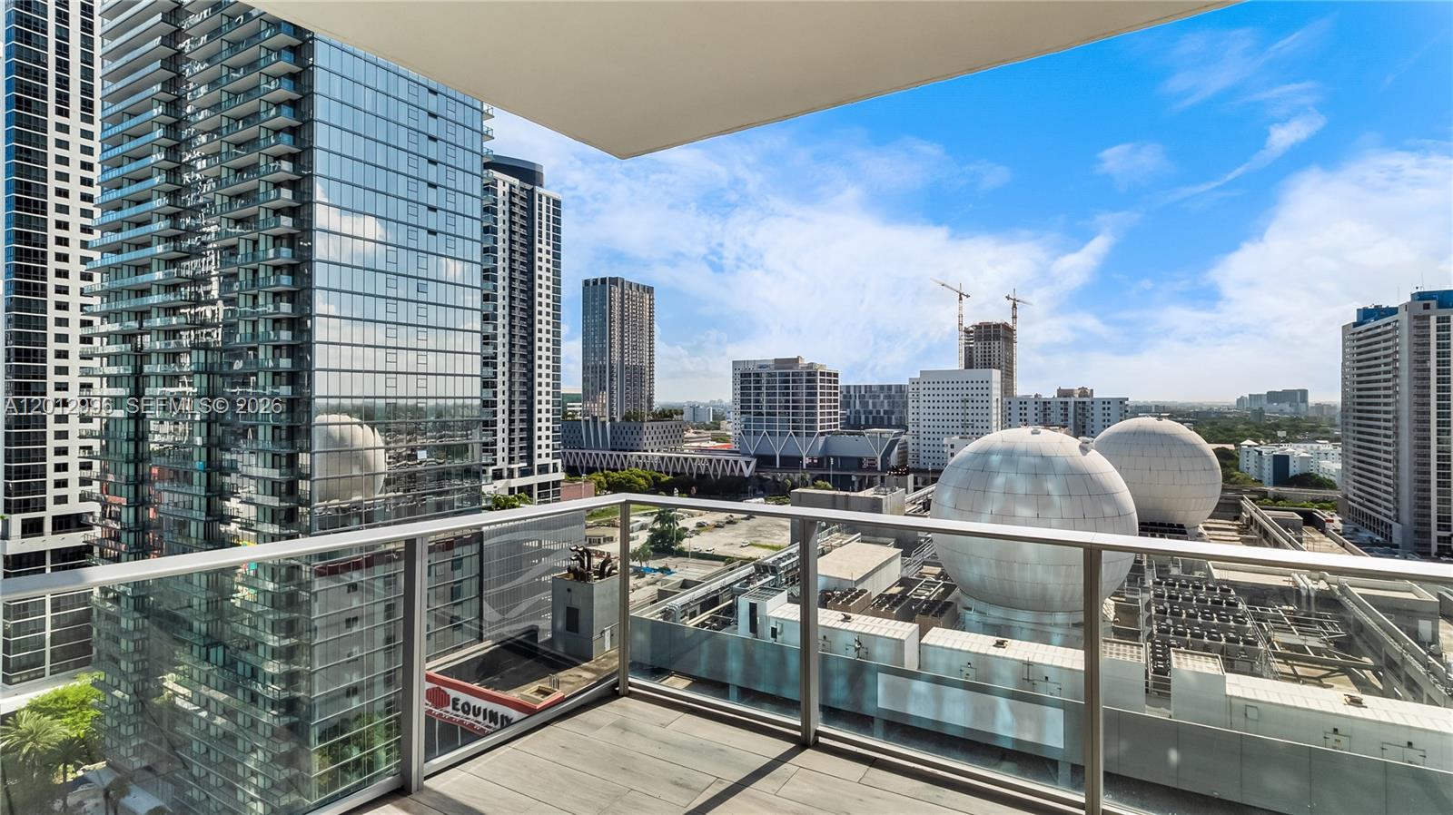 PARAMOUNT MIAMI WORLDCENT - Residential