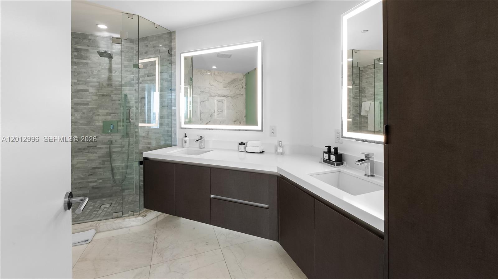 PARAMOUNT MIAMI WORLDCENT - Residential