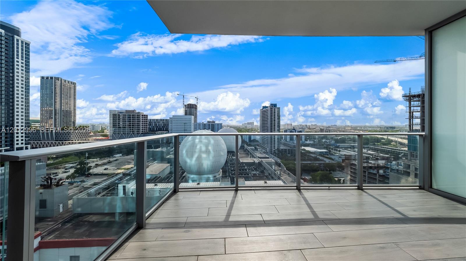 PARAMOUNT MIAMI WORLDCENT - Residential