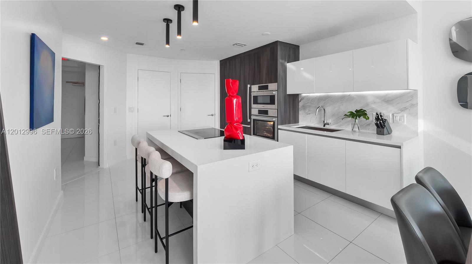 851 NE 1st Ave 1606