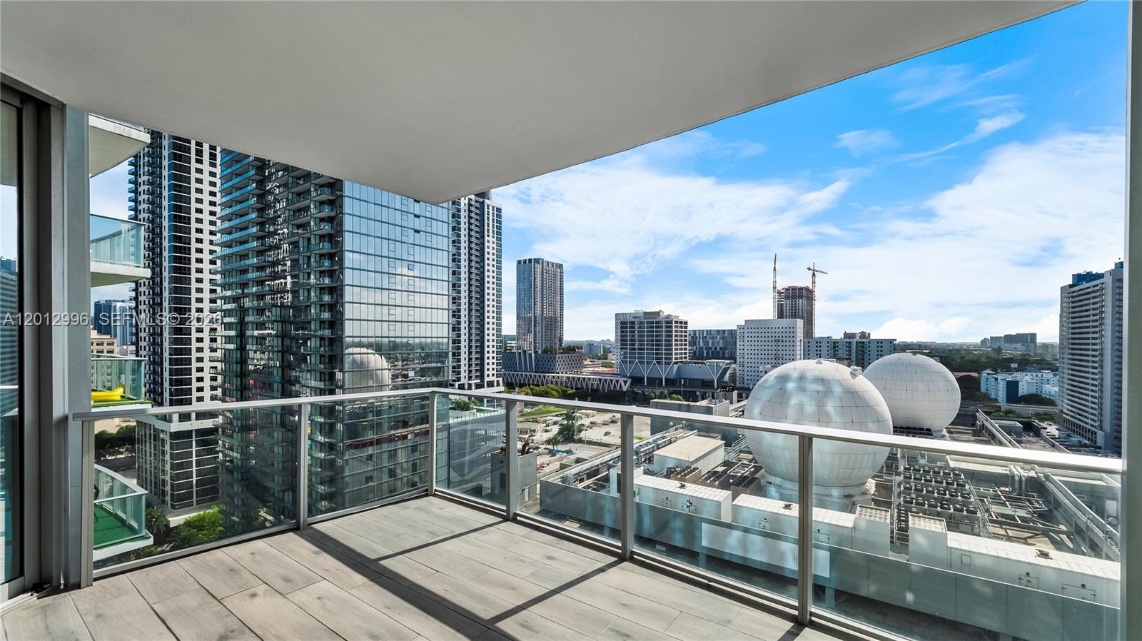 PARAMOUNT MIAMI WORLDCENT - Residential