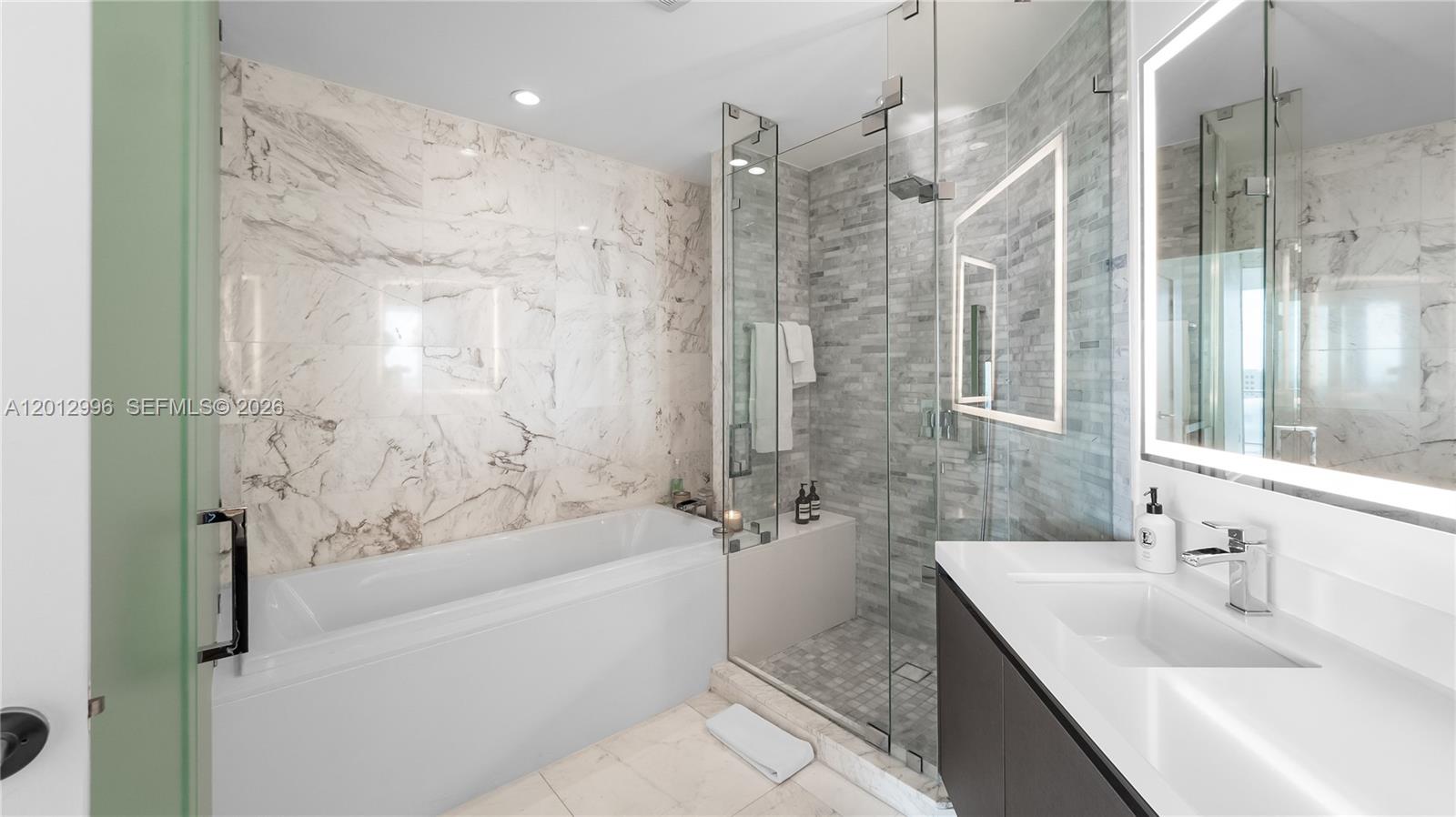 PARAMOUNT MIAMI WORLDCENT - Residential