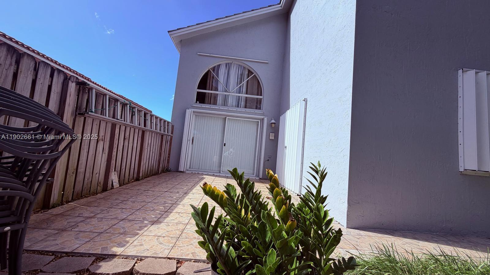 OAK CREEK - Residential