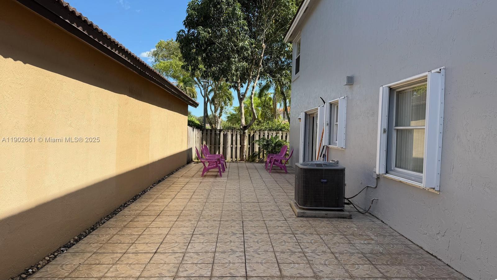 OAK CREEK - Residential